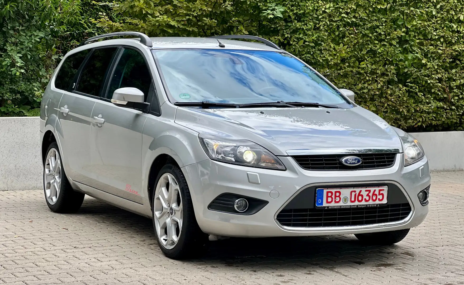 Ford Focus ST LINE+AUTOMATIK+SHZ+PDC Grau - 2