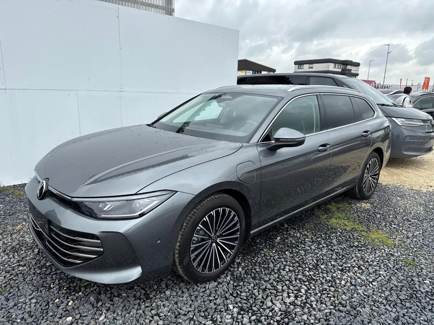 Volkswagen Passat ELEGANCE 1.5 eHybrid DSG PHEV IQ.LIGHT IQ.DRIVE... Grau - 1