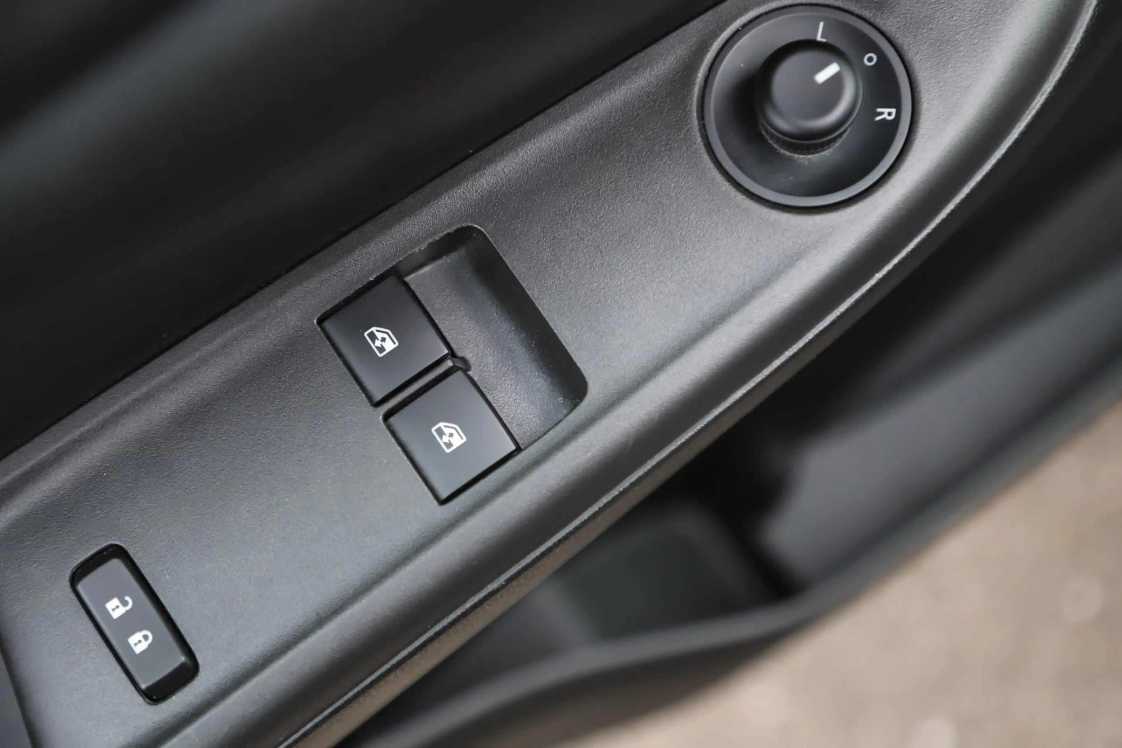 Opel Karl 1.0 ecoFLEX Edition Airco Radio Bluetooth Elektris — photo 11