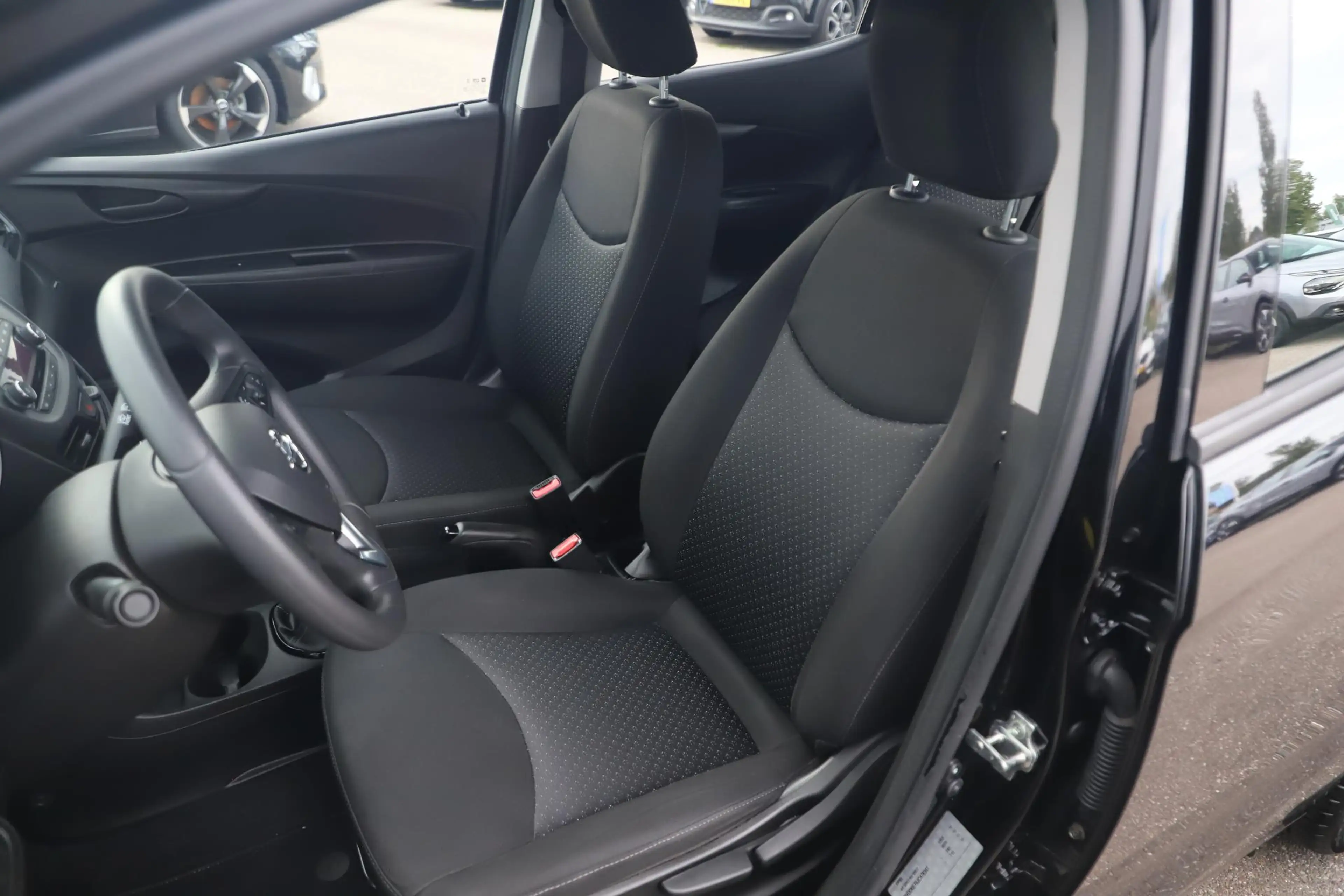Opel Karl 1.0 ecoFLEX Edition Airco Radio Bluetooth Elektris — photo 6