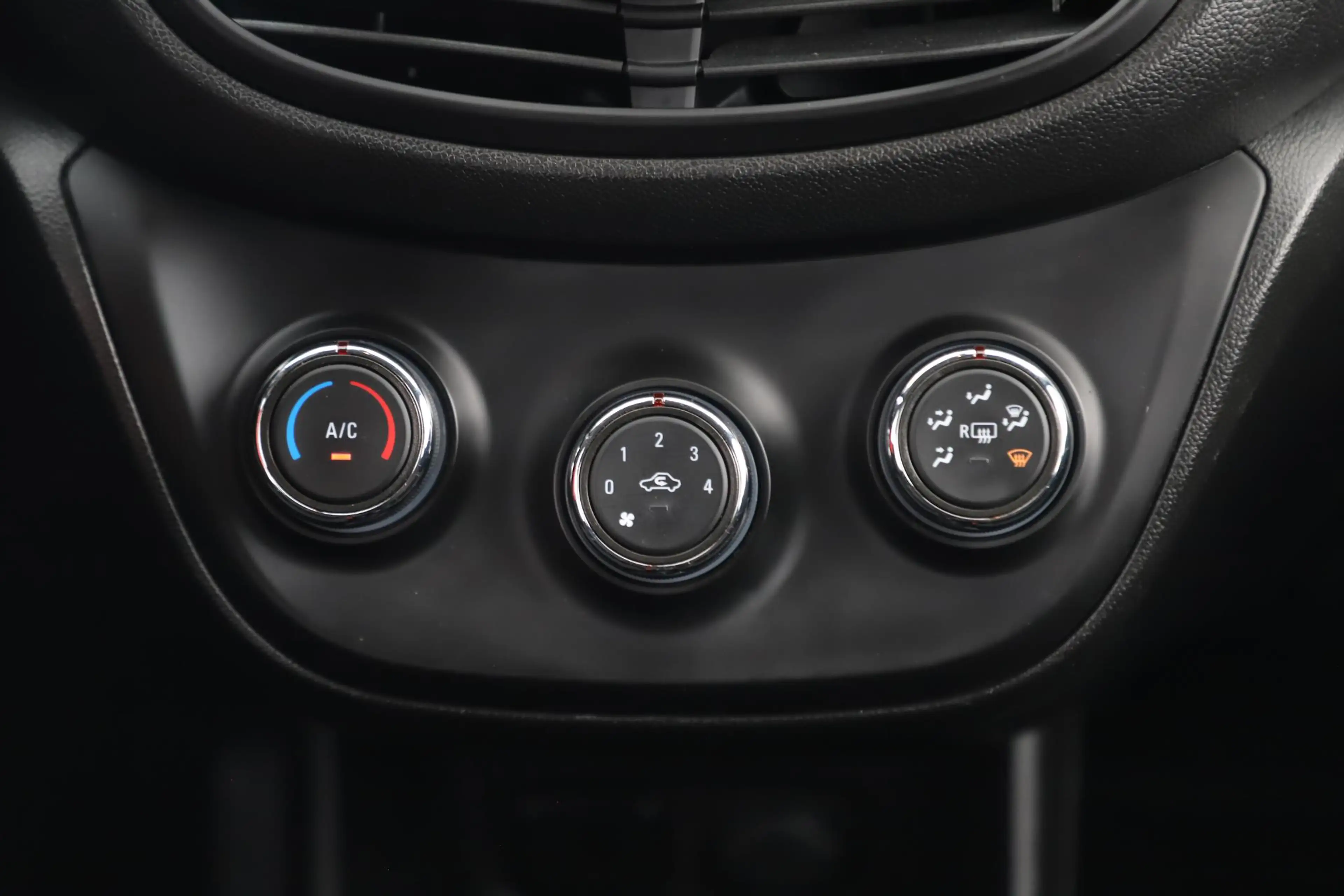 Opel Karl 1.0 ecoFLEX Edition Airco Radio Bluetooth Elektris — photo 10