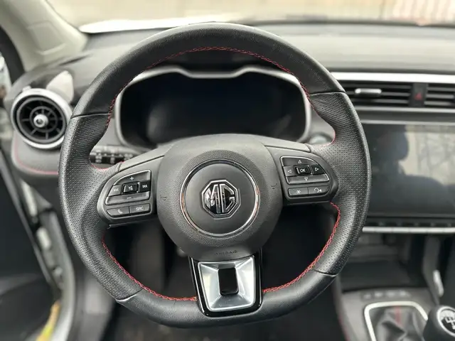 MG ZS view 14