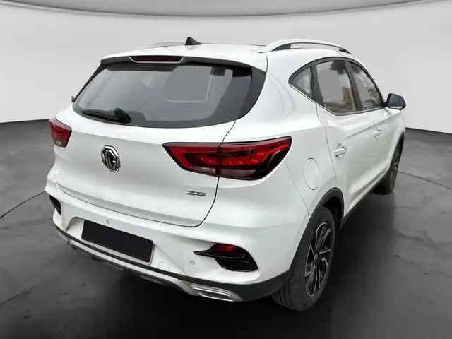 MG ZS view 4