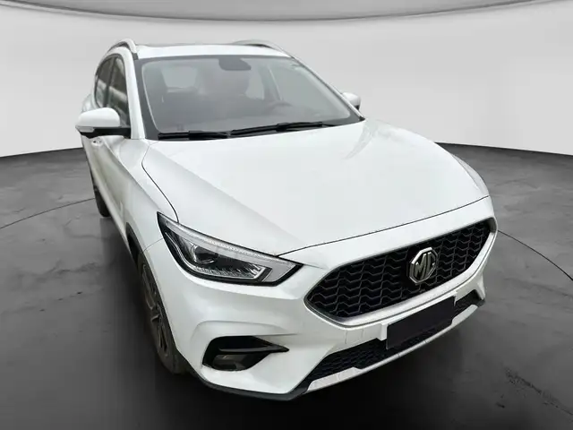 MG ZS view 3