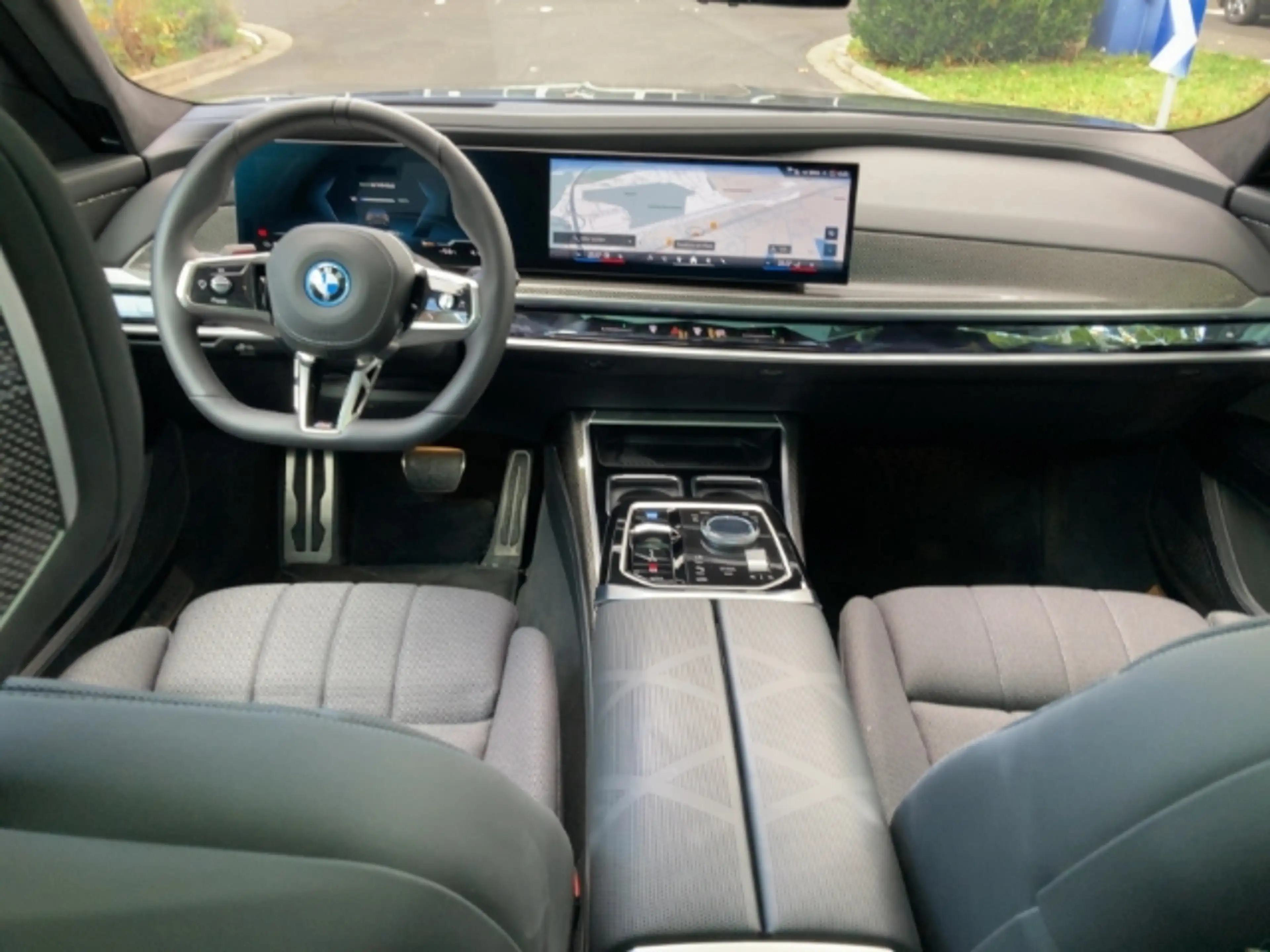 BMW i7 xDrive 60 Limousine Sportpaket Luftfederung Niveau — photo 8