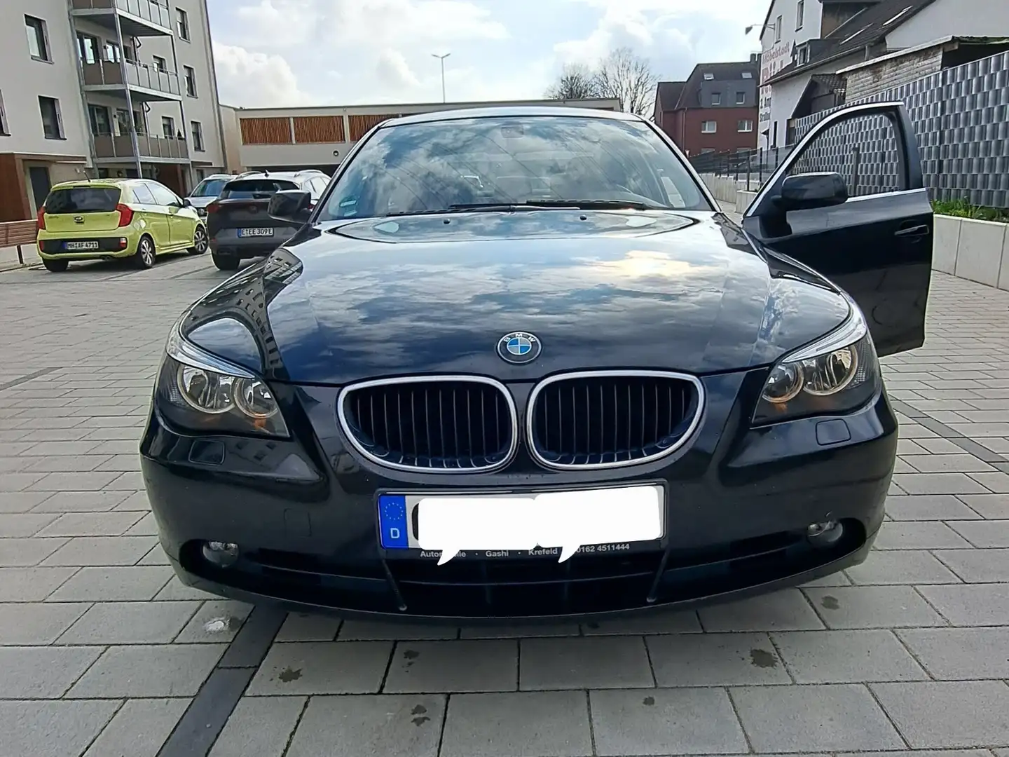 BMW 520 520d Schwarz - 2
