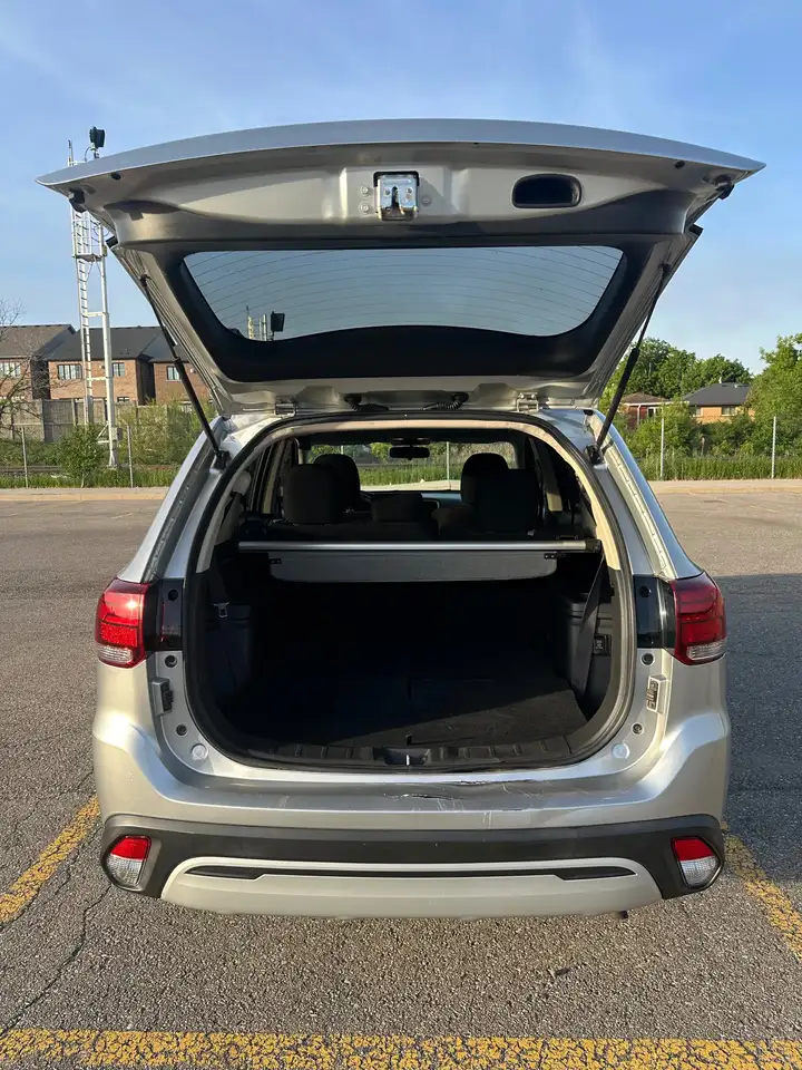Mitsubishi Outlander снимка Mitsubishi Outlander