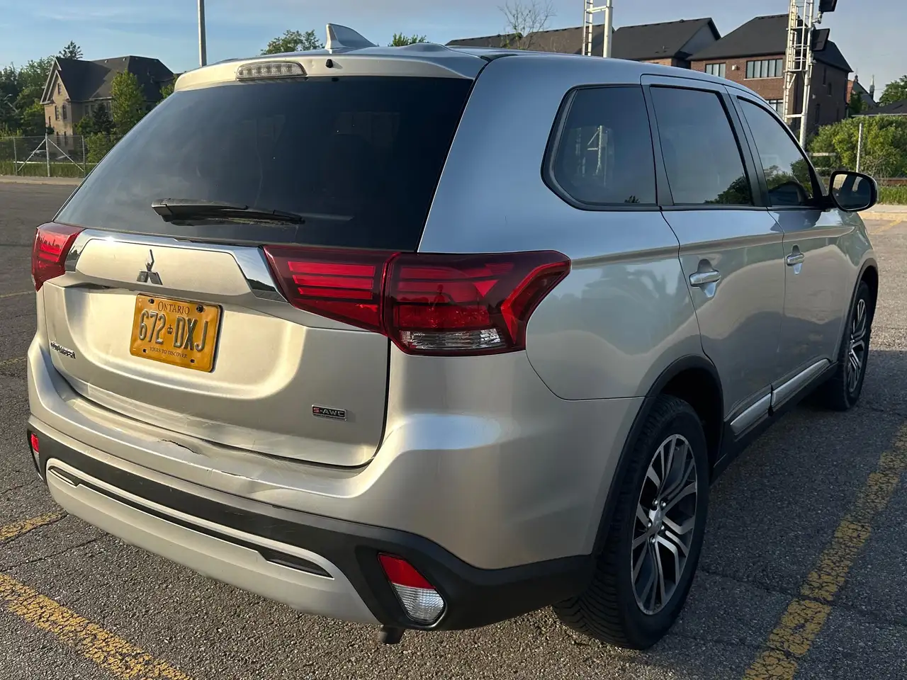 Mitsubishi Outlander снимка Mitsubishi Outlander