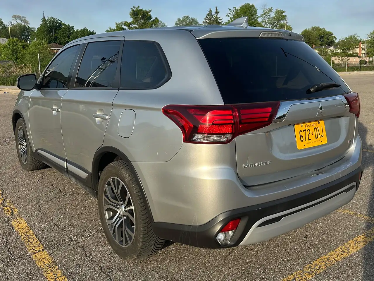 Mitsubishi Outlander снимка Mitsubishi Outlander
