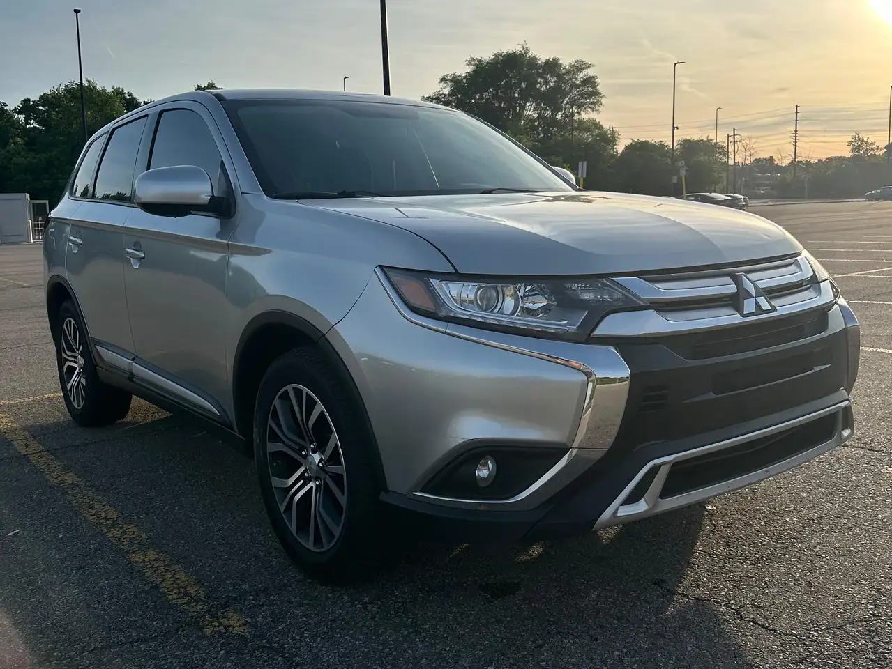 Mitsubishi Outlander снимка Mitsubishi Outlander