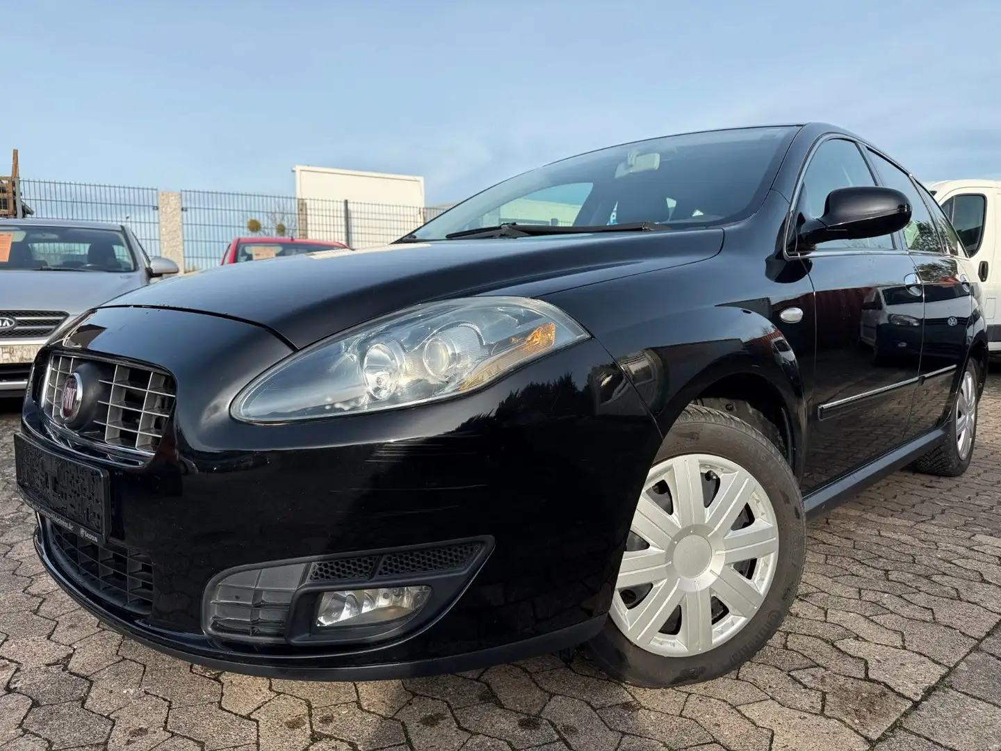 Fiat Croma 2,2i GAZ,Klima,Navi,AHK Noir - 1