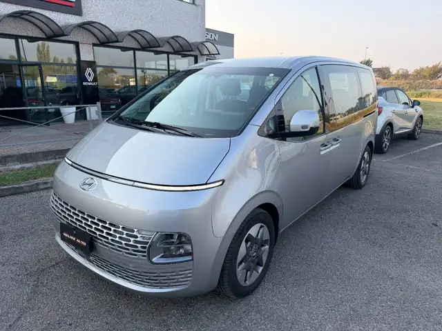 Hyundai STARIA 2.2 Wagon 2wd auto