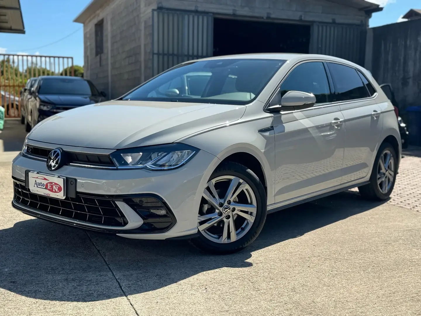 Volkswagen Polo Polo 1.0 tsi R-Line 95cv Beige - 1