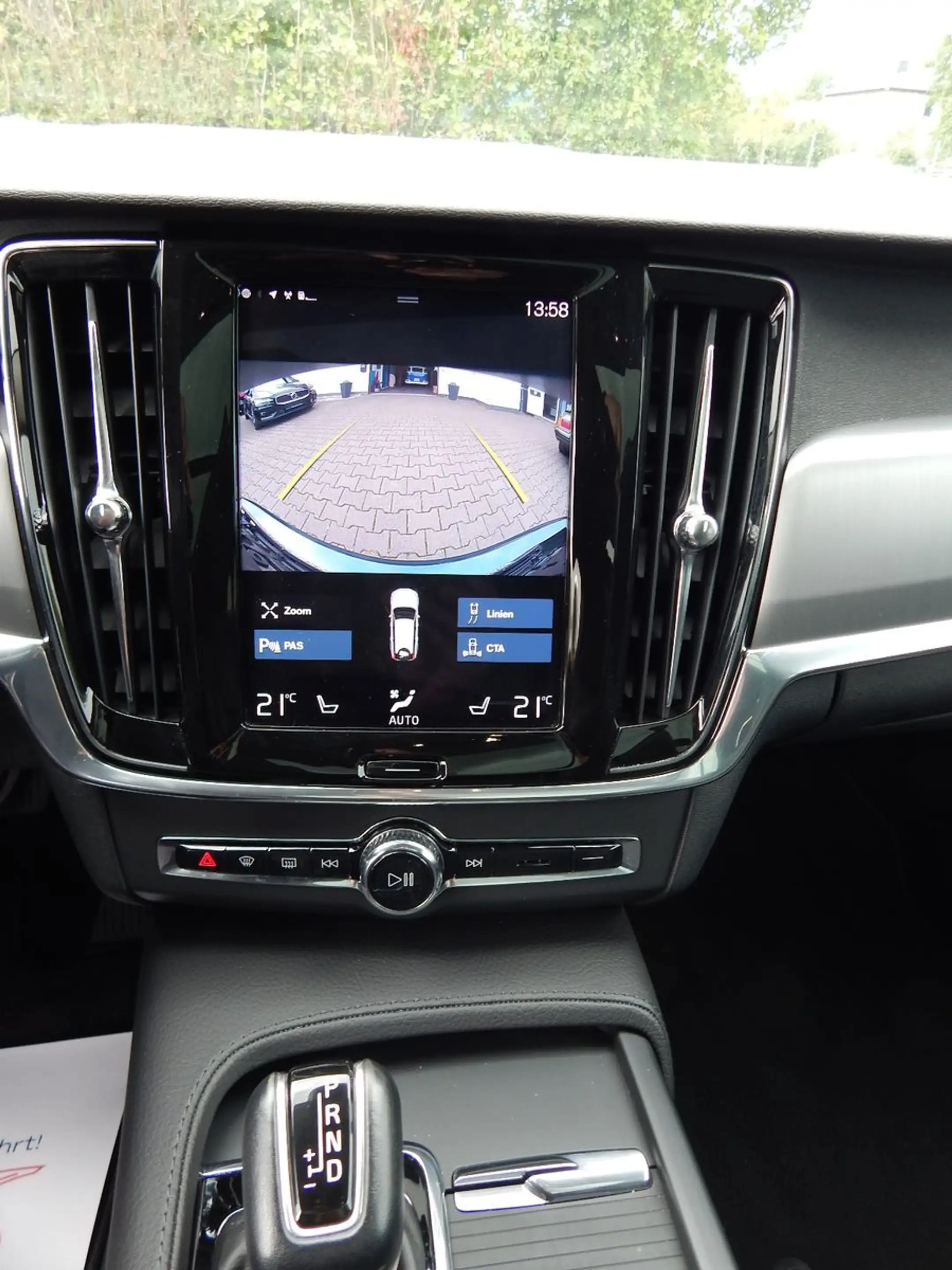 Volvo V90 T5 Momentum Pro 1.Hand~PANO~HUD~LEDER~KAMERA — photo 14