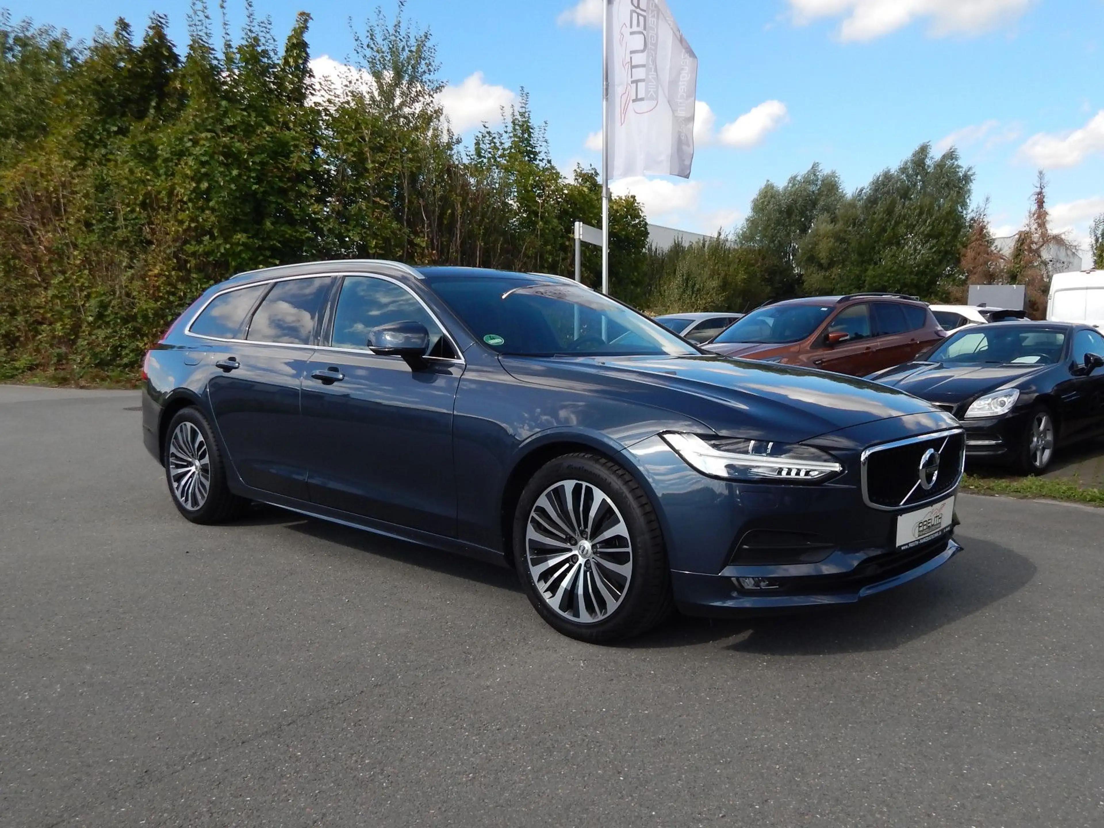 Volvo V90 T5 Momentum Pro 1.Hand~PANO~HUD~LEDER~KAMERA — photo 10