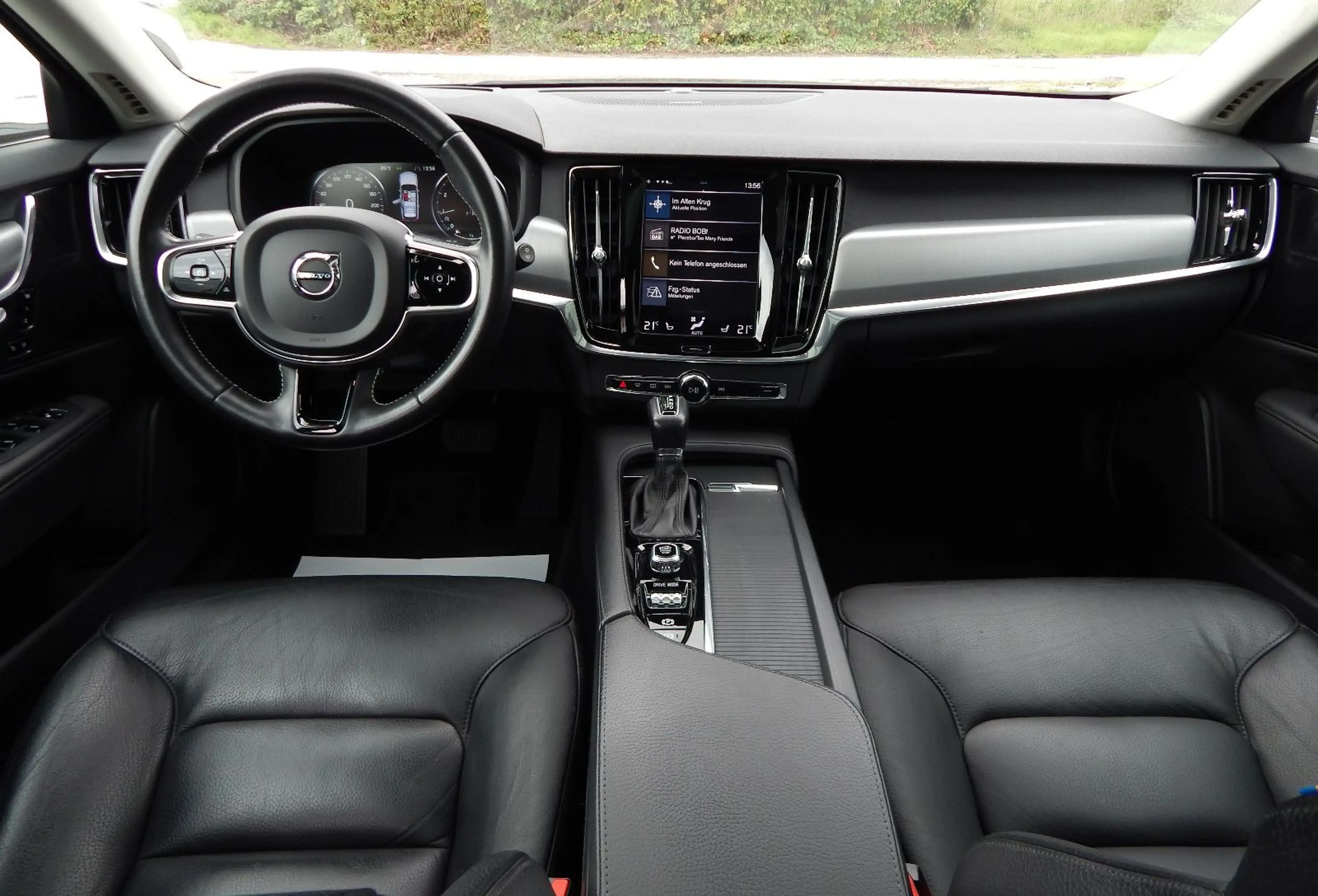 Volvo V90 T5 Momentum Pro 1.Hand~PANO~HUD~LEDER~KAMERA — photo 12