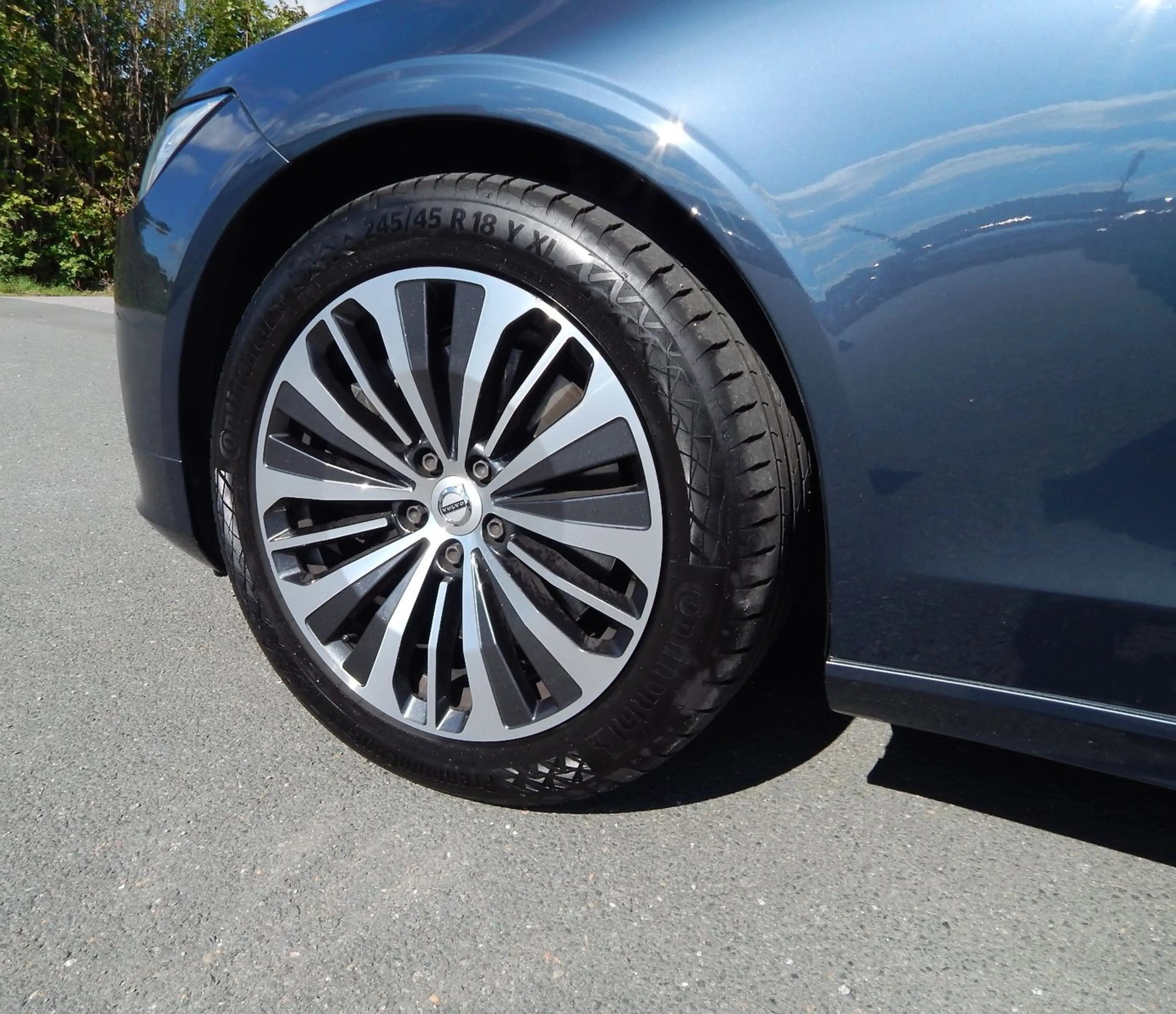 Volvo V90 T5 Momentum Pro 1.Hand~PANO~HUD~LEDER~KAMERA — photo 4