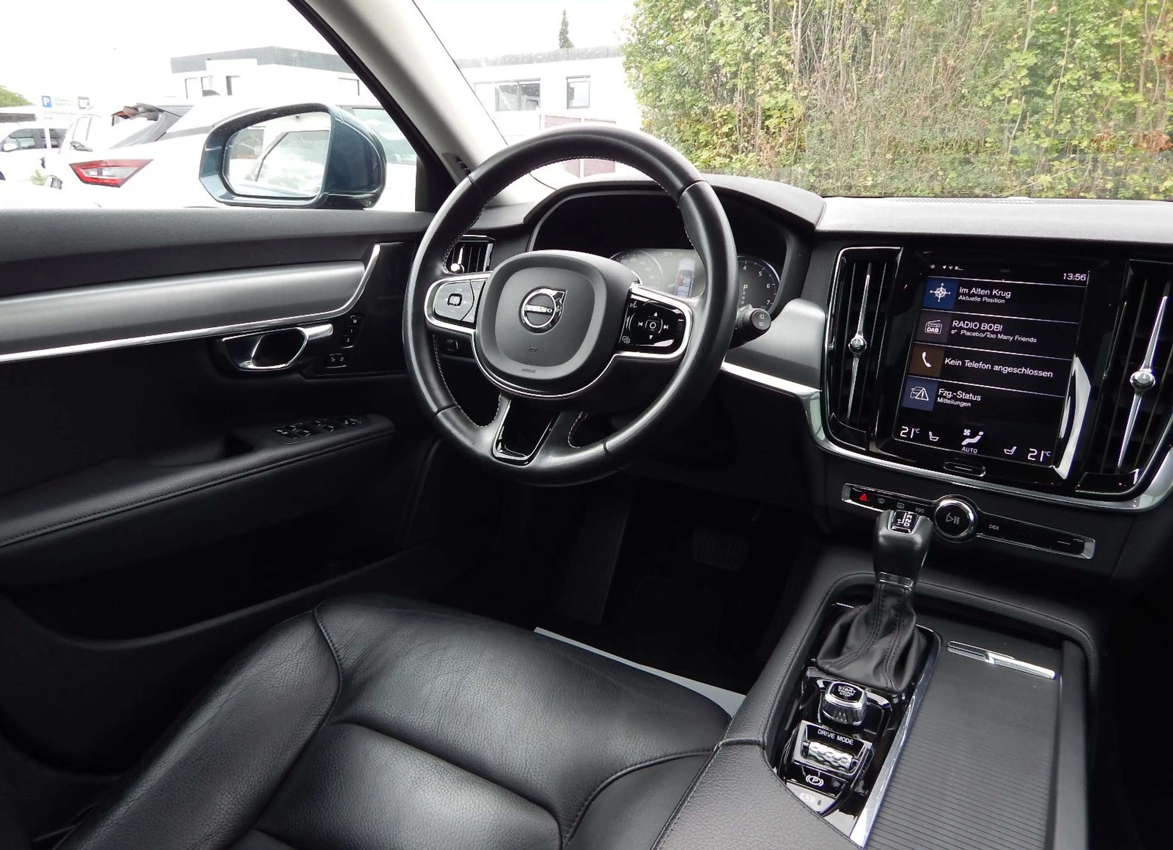 Volvo V90 T5 Momentum Pro 1.Hand~PANO~HUD~LEDER~KAMERA — photo 13