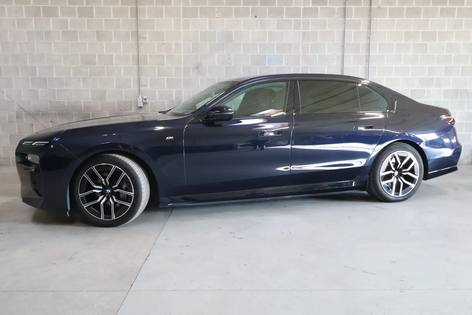 BMW i7 101.7 kWh eDrive50| M-pakket| ACC| DAB| Parkassist Noir - 2