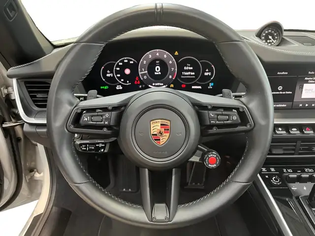 Porsche 911 view 12