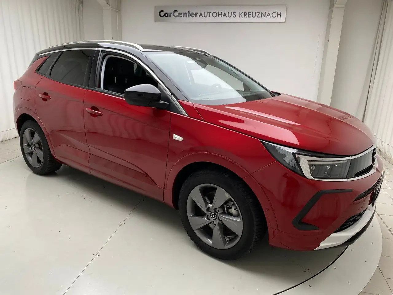 Opel Grandland X Grandland 1.6 Ultimate Plug-in-Hybrid LED ACC — photo 1 of 40