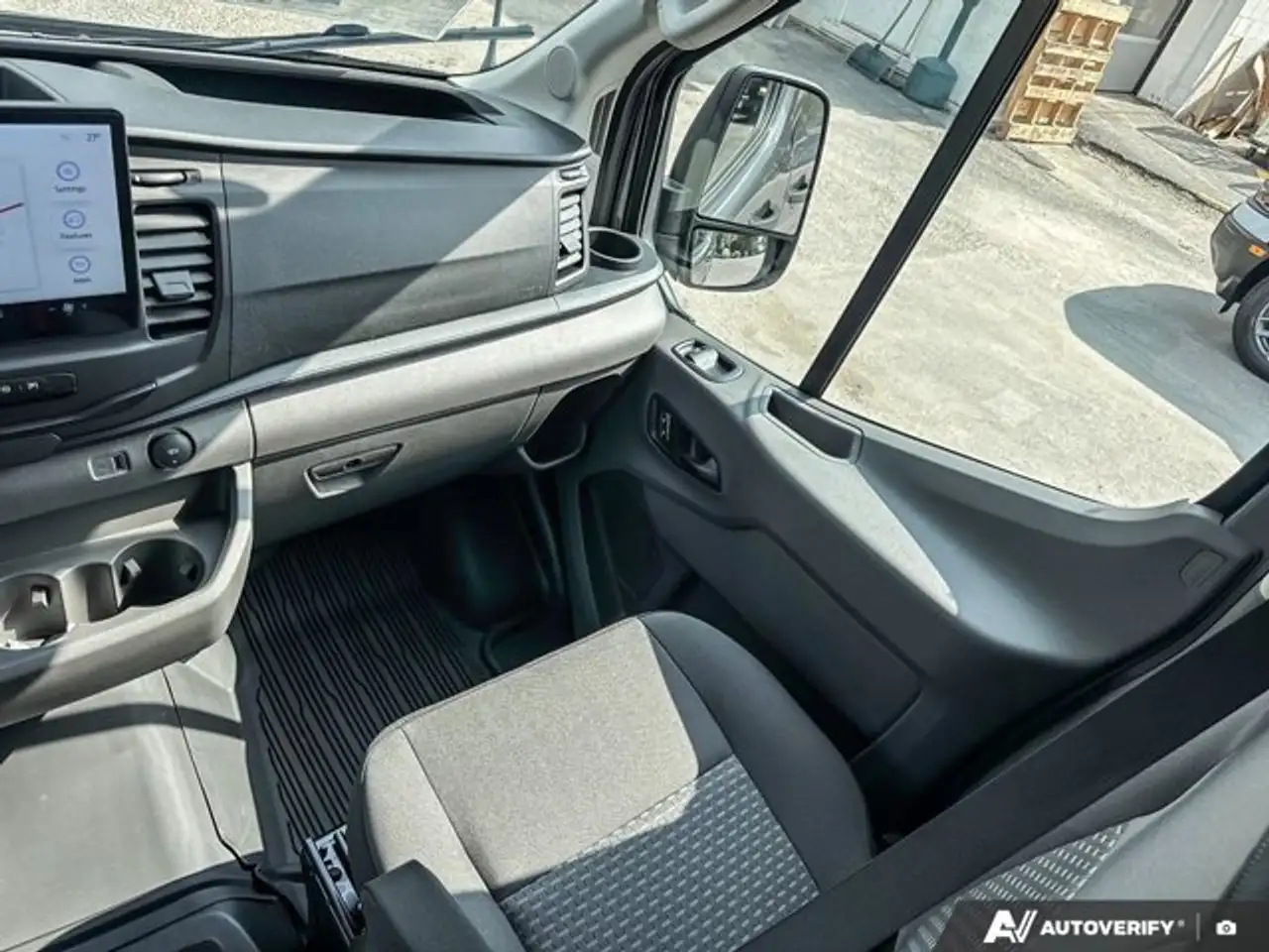 Ford Transit Cargo Van снимка Ford Transit Cargo Van