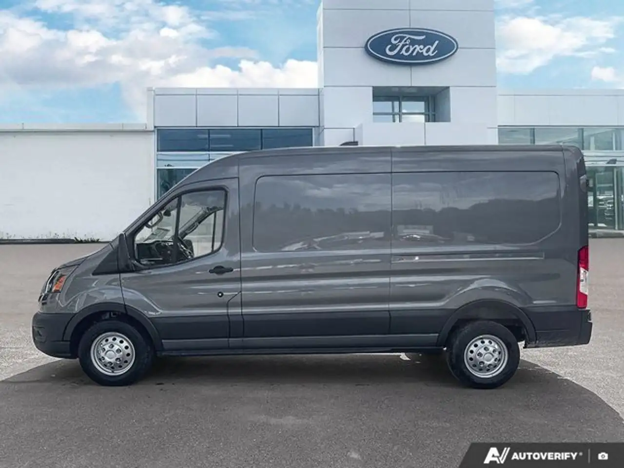 Ford Transit Cargo Van снимка Ford Transit Cargo Van