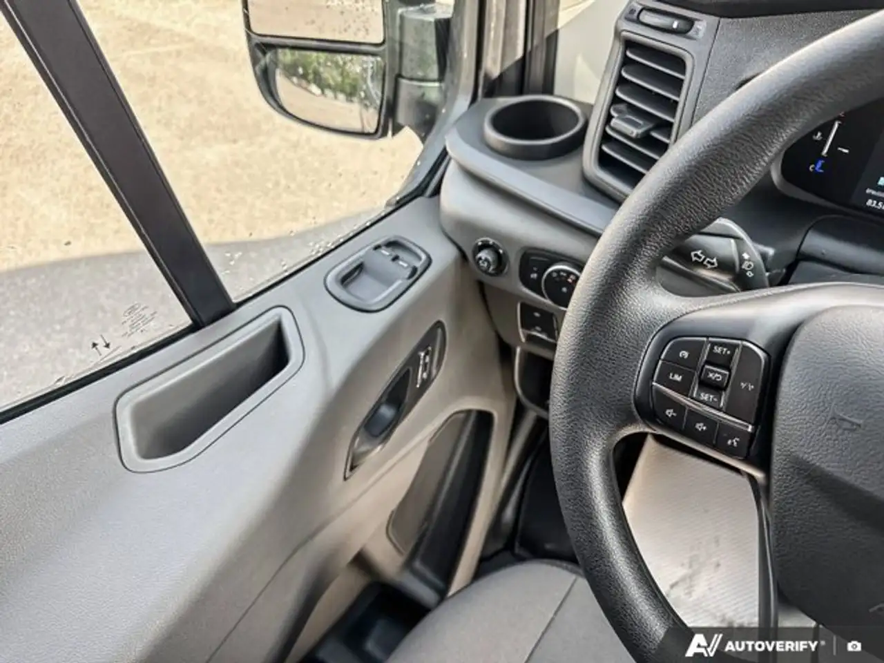 Ford Transit Cargo Van снимка Ford Transit Cargo Van