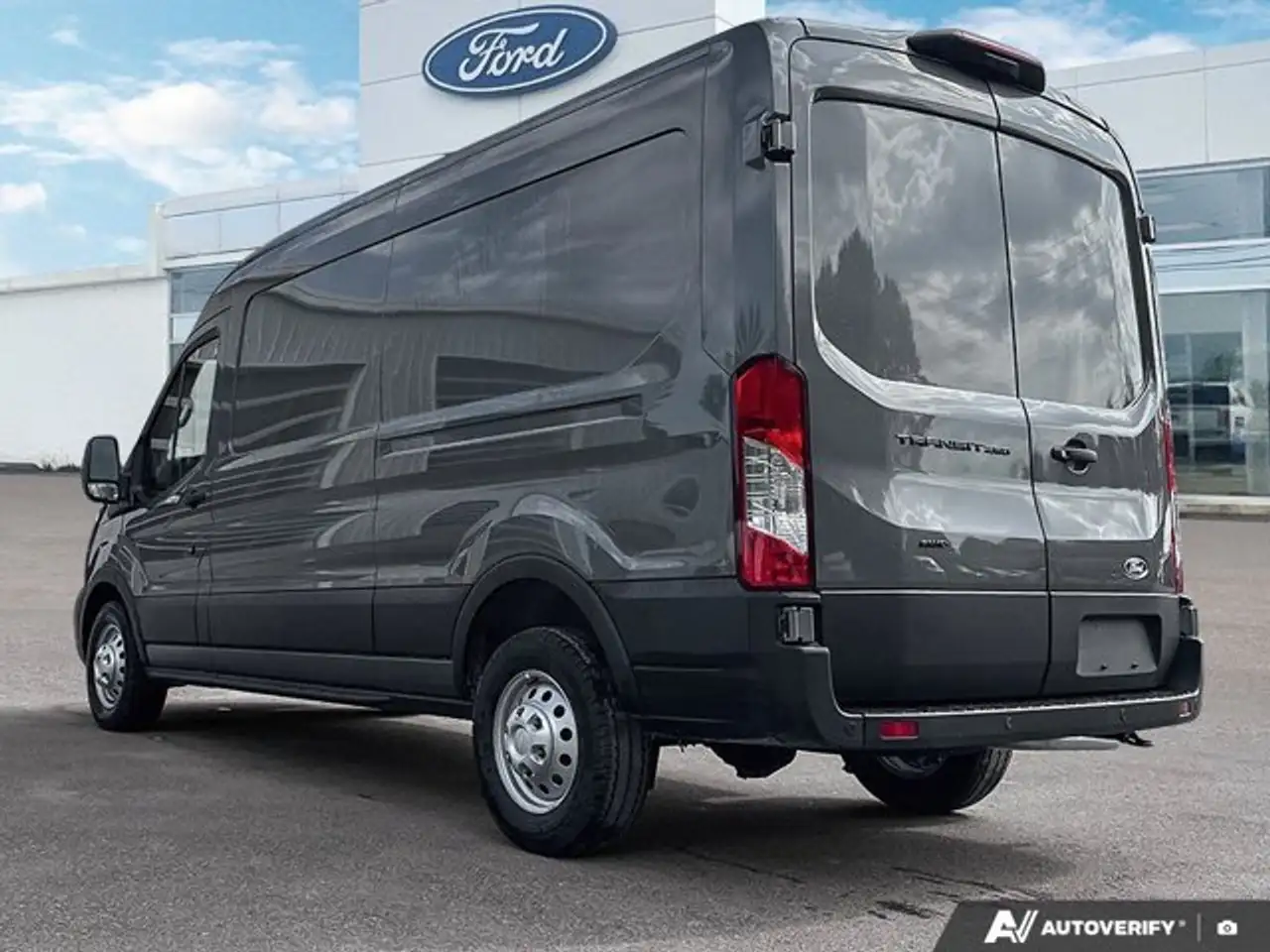 Ford Transit Cargo Van снимка Ford Transit Cargo Van