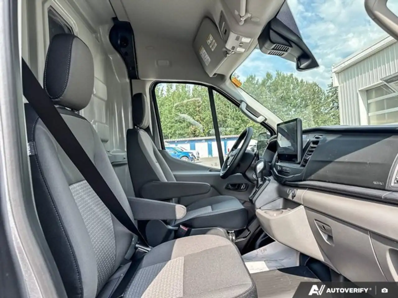 Ford Transit Cargo Van снимка Ford Transit Cargo Van
