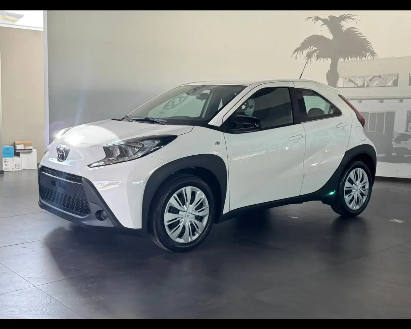 Toyota Aygo X 1.0 VVT-i 72 CV 5 porte Active Bianco - 1