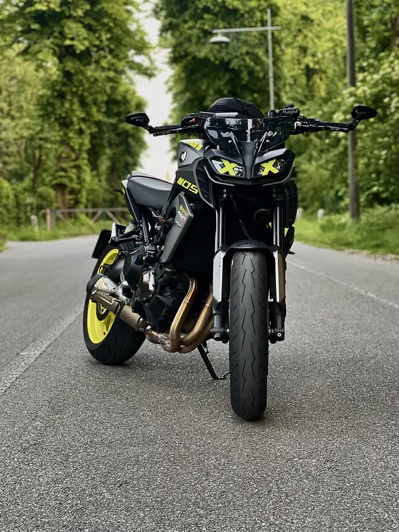 Yamaha MT-09 Amarillo - 1