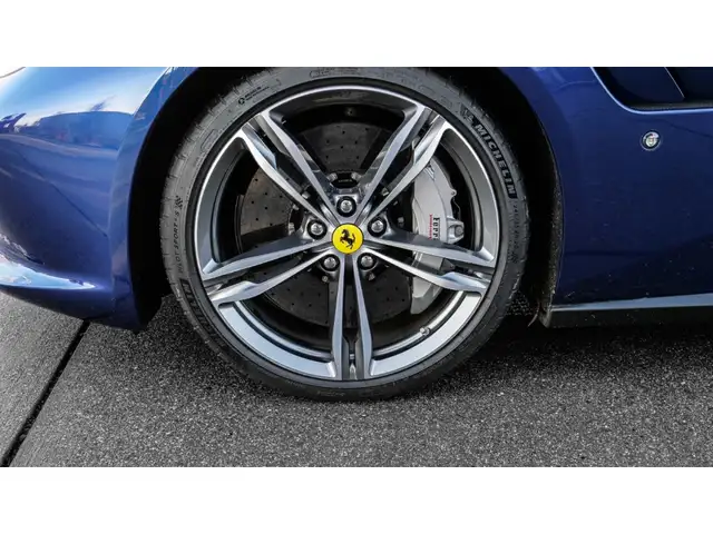 Ferrari Gtc4lusso view 10