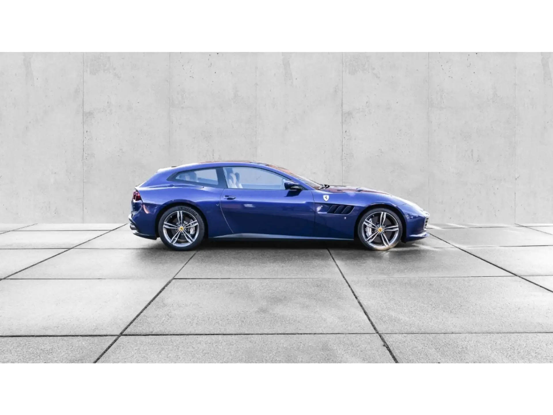 페라리 GTC4 루쏘 2019 파랑 사진 6