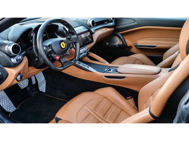 Ferrari Gtc4lusso view 13