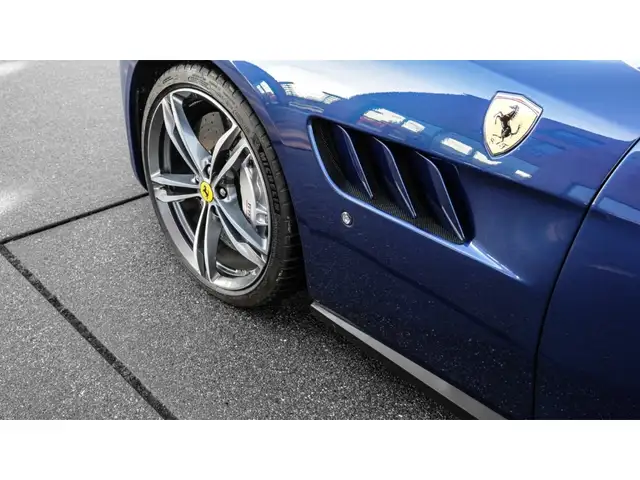 Ferrari Gtc4lusso view 11