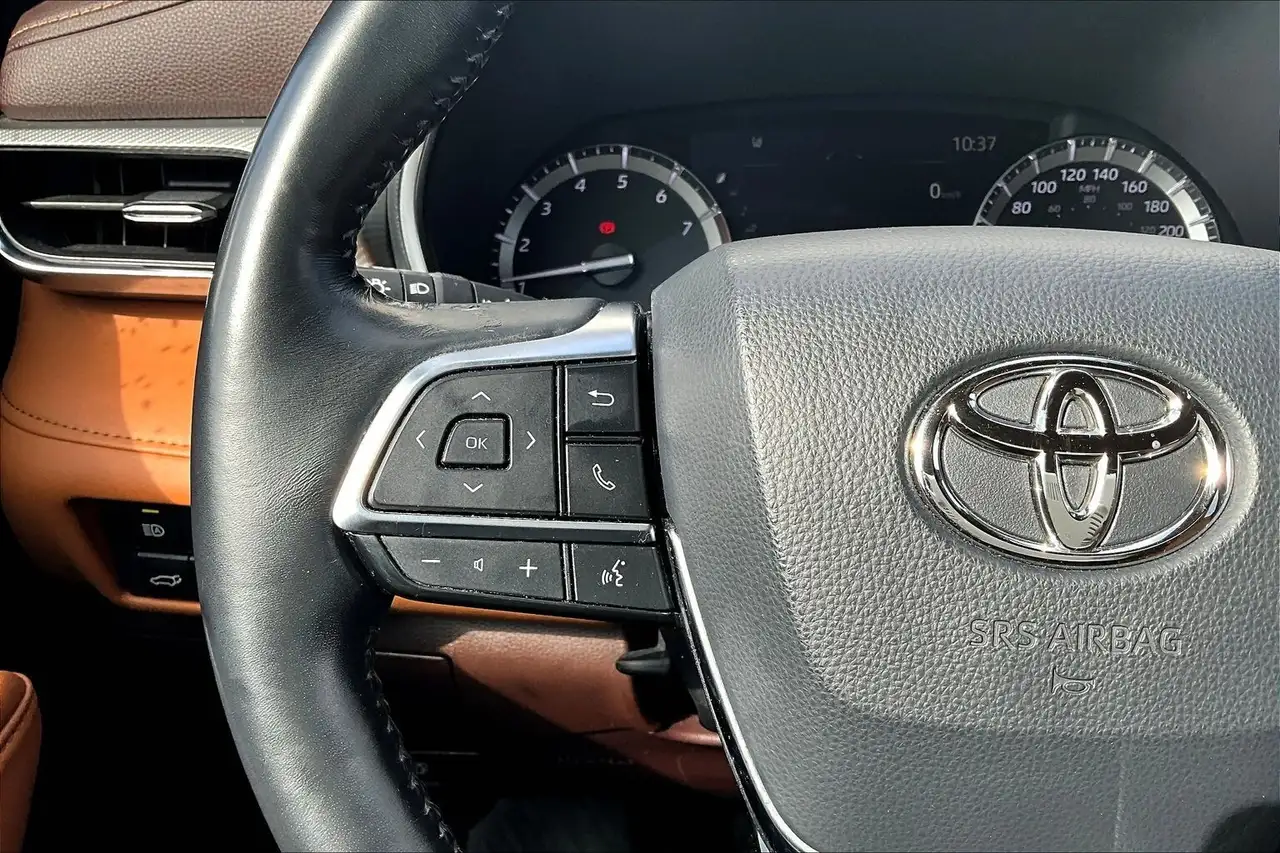 Toyota Highlander снимка Toyota Highlander