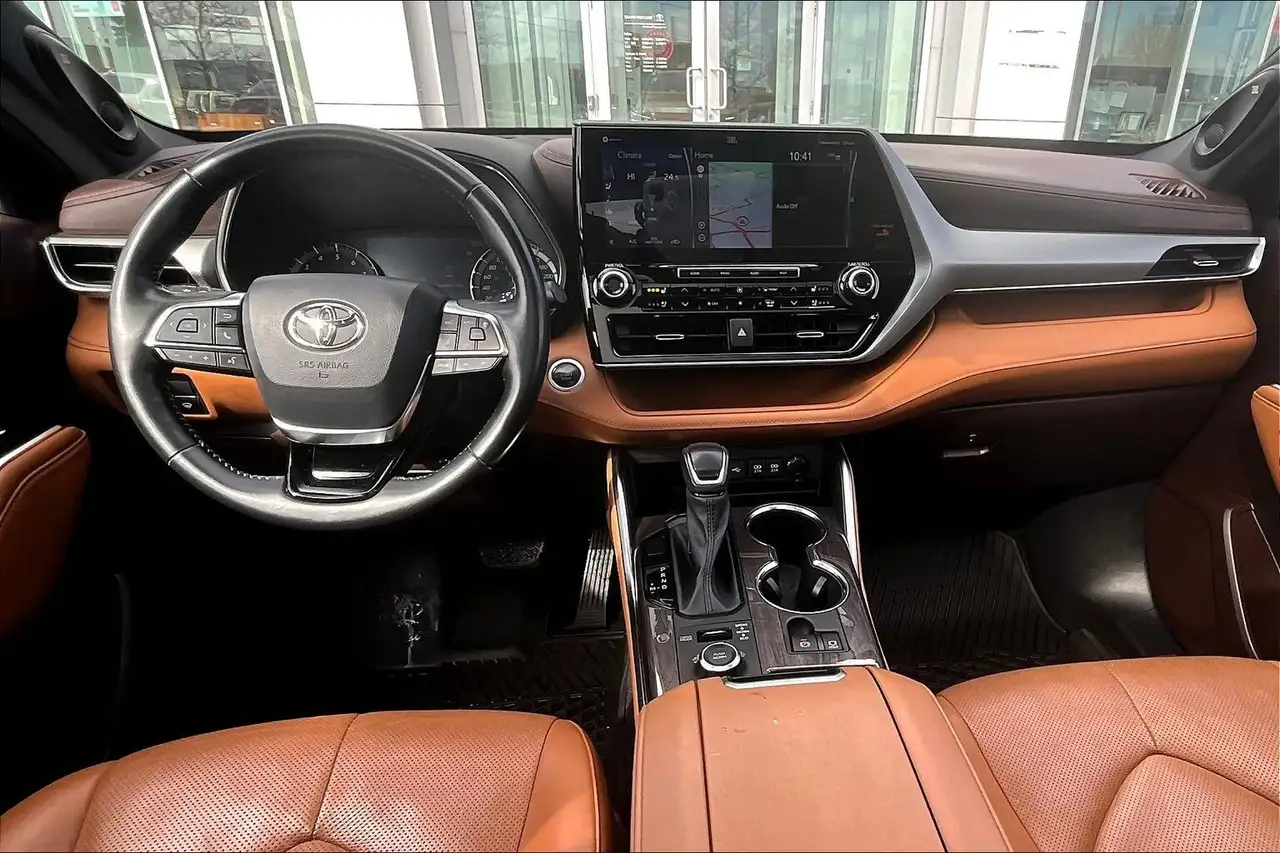 Toyota Highlander снимка Toyota Highlander