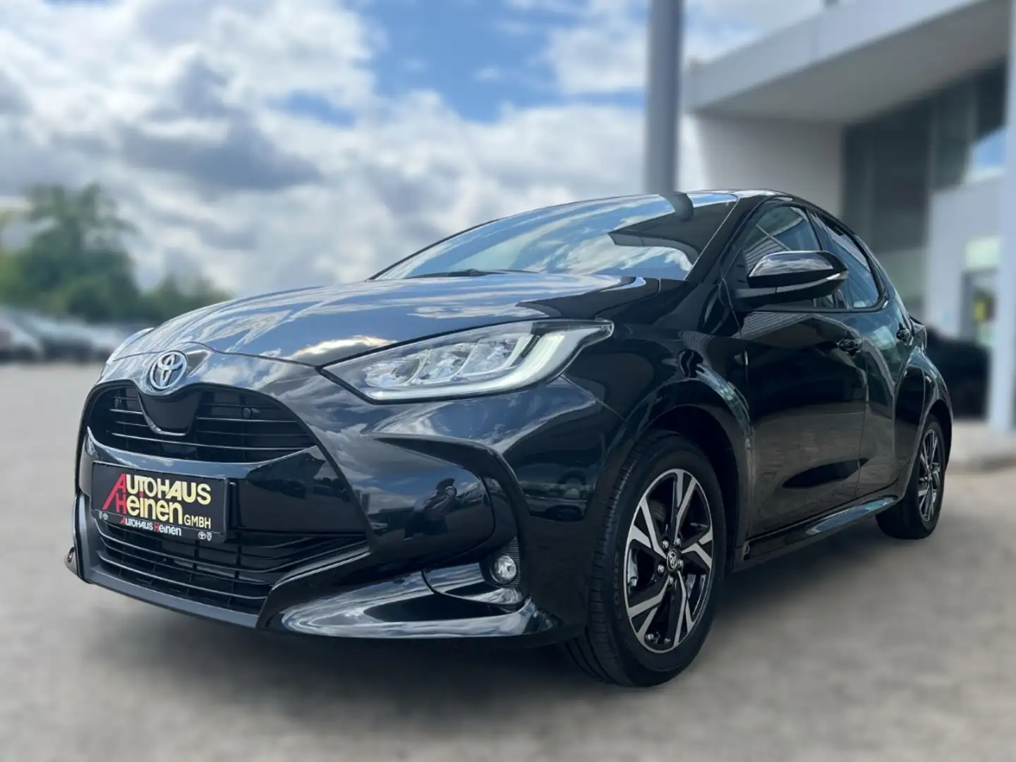 Toyota Yaris Hybrid Team Style 1.5 Dual-VVT-i LED Apple CarPlay Schwarz - 2