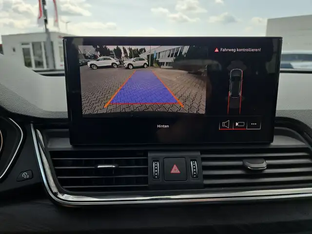 Audi Q5 view 17