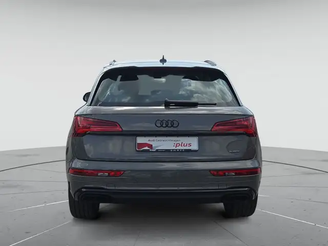 Audi Q5 view 7