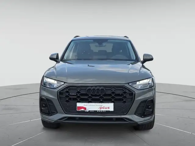 Audi Q5 view 2