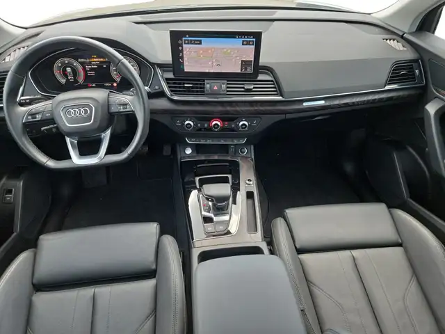 Audi Q5 view 8
