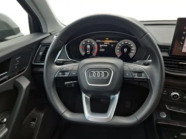 Audi Q5 view 13