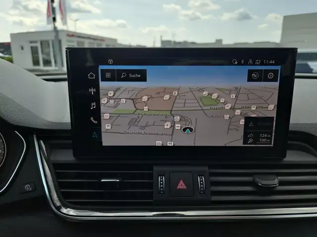 Audi Q5 view 16