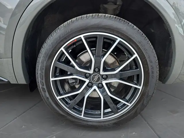 Audi Q5 view 15