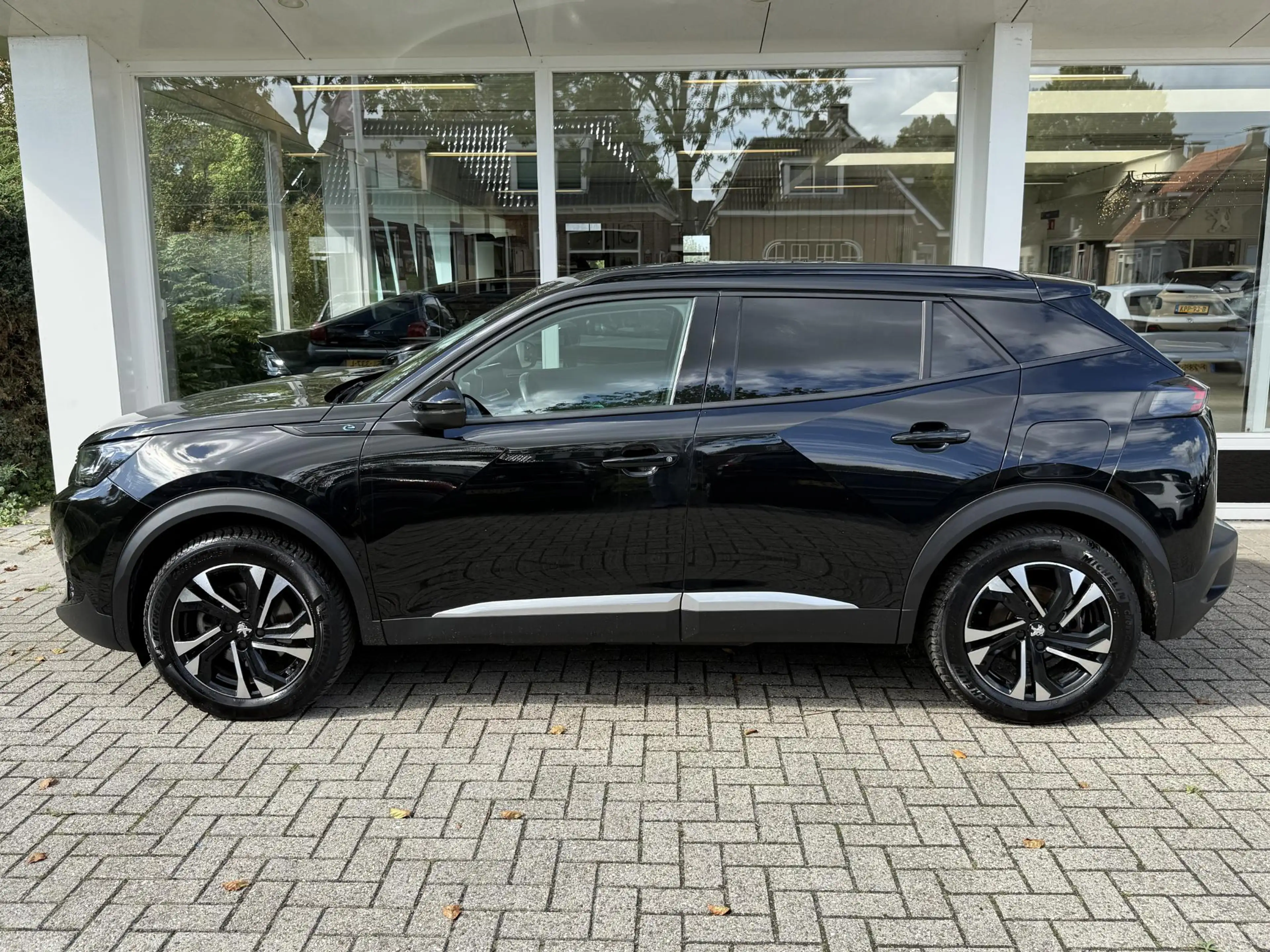 Peugeot e-2008 EV Blue Lease Allure 50 kWh | Achteruitrijcamera | — photo 3