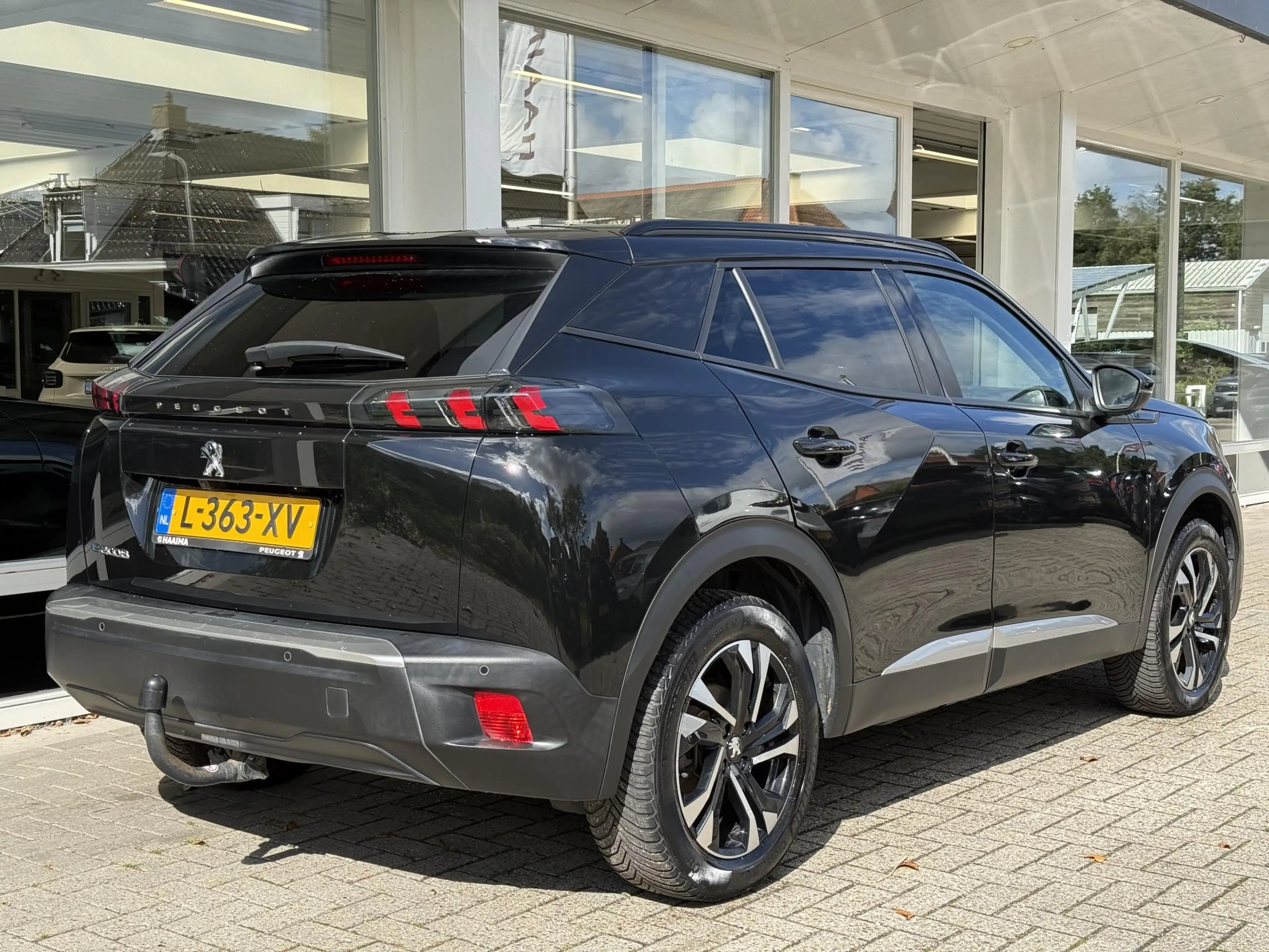 Peugeot e-2008 EV Blue Lease Allure 50 kWh | Achteruitrijcamera | — photo 6