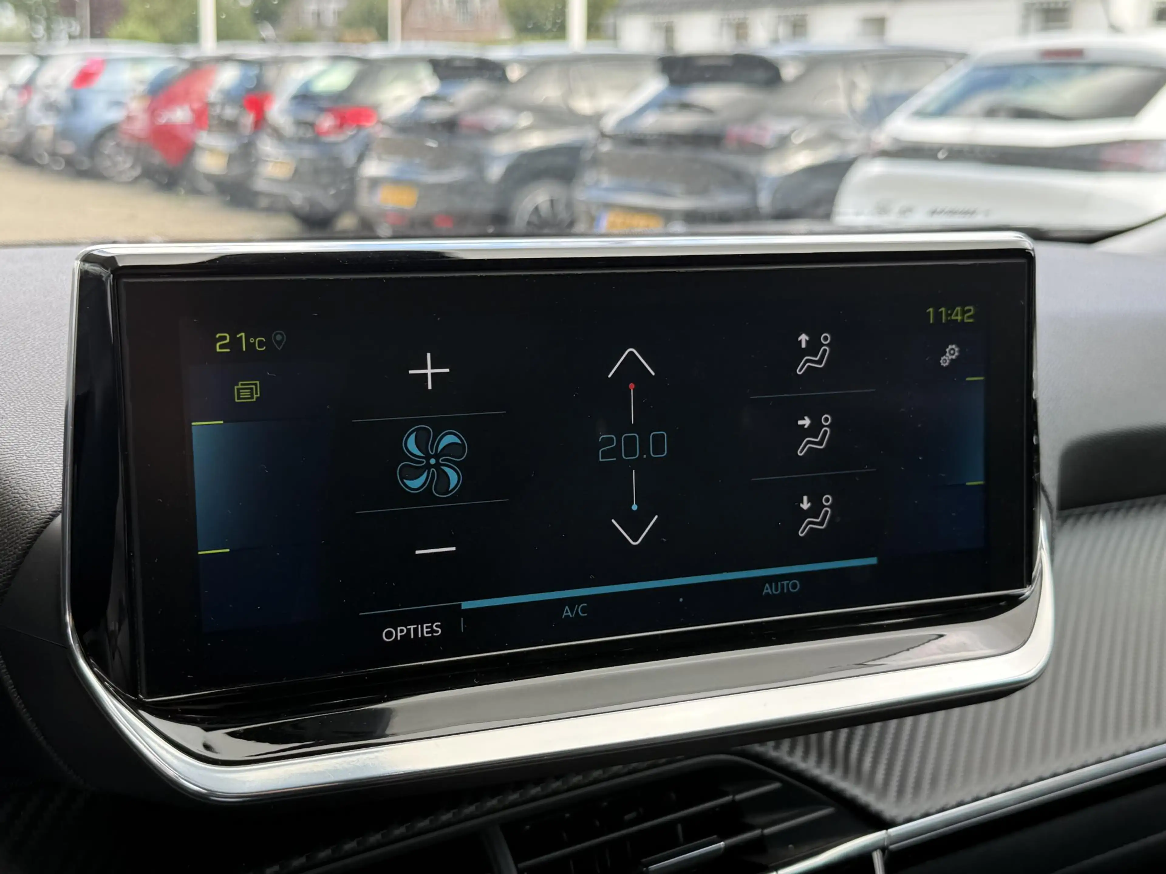 Peugeot e-2008 EV Blue Lease Allure 50 kWh | Achteruitrijcamera | — photo 13