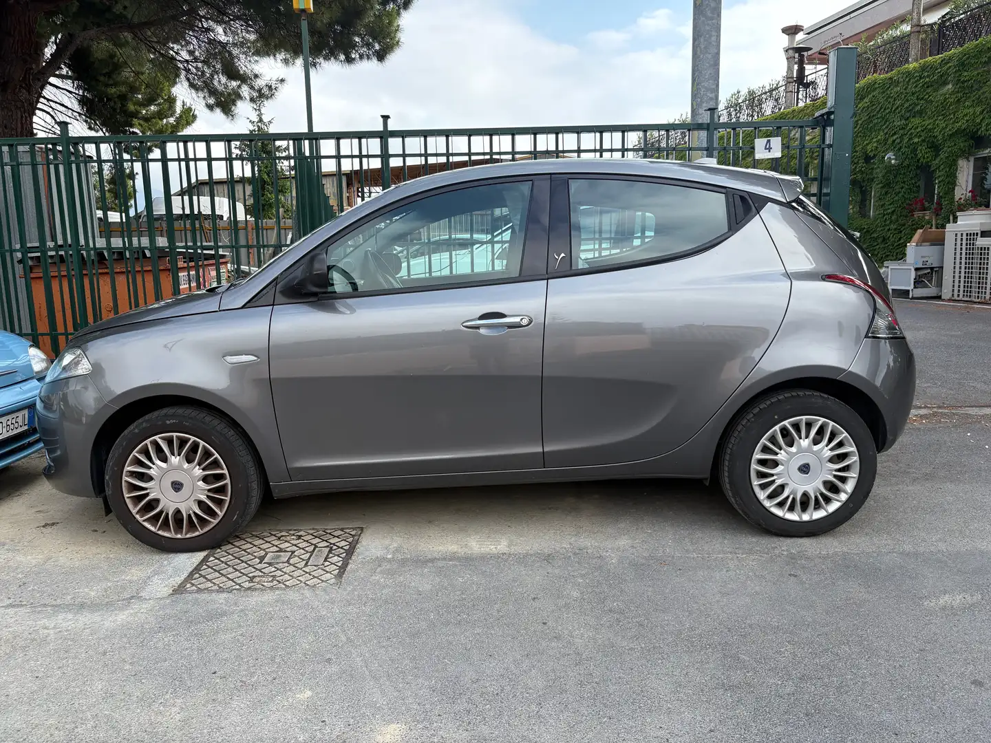 Lancia Y 1.3 multi jet 70kw 95 cc Grigio - 2